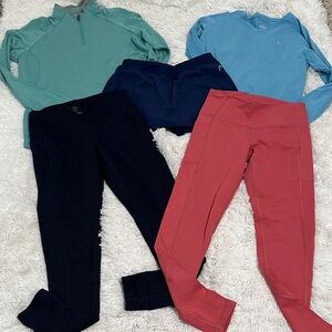 👒 Bundle of 5 Woman’s Activewear Size S/M